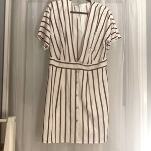 XL brown and white dress. Perfect for this summer.